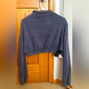 Grey/blue cropped long sleeve